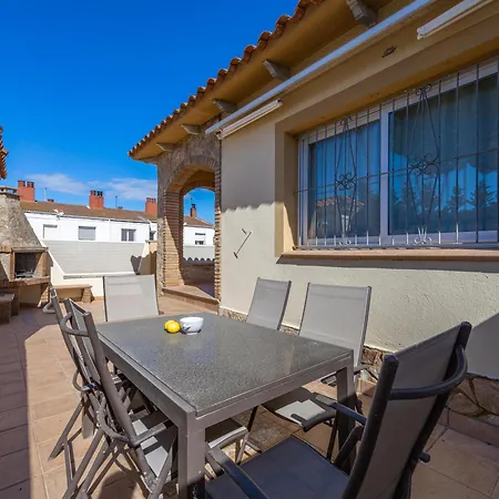 Holiday home Casa Familiar Con Terraza, Bbq, Wifi Y Parking A 900 M De La Playa En L'escala - Es-325-8 Torroella De Montgri
