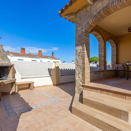 Holiday home Casa Familiar Con Terraza, Bbq, Wifi Y Parking A 900 M De La Playa En L'escala - Es-325-8
